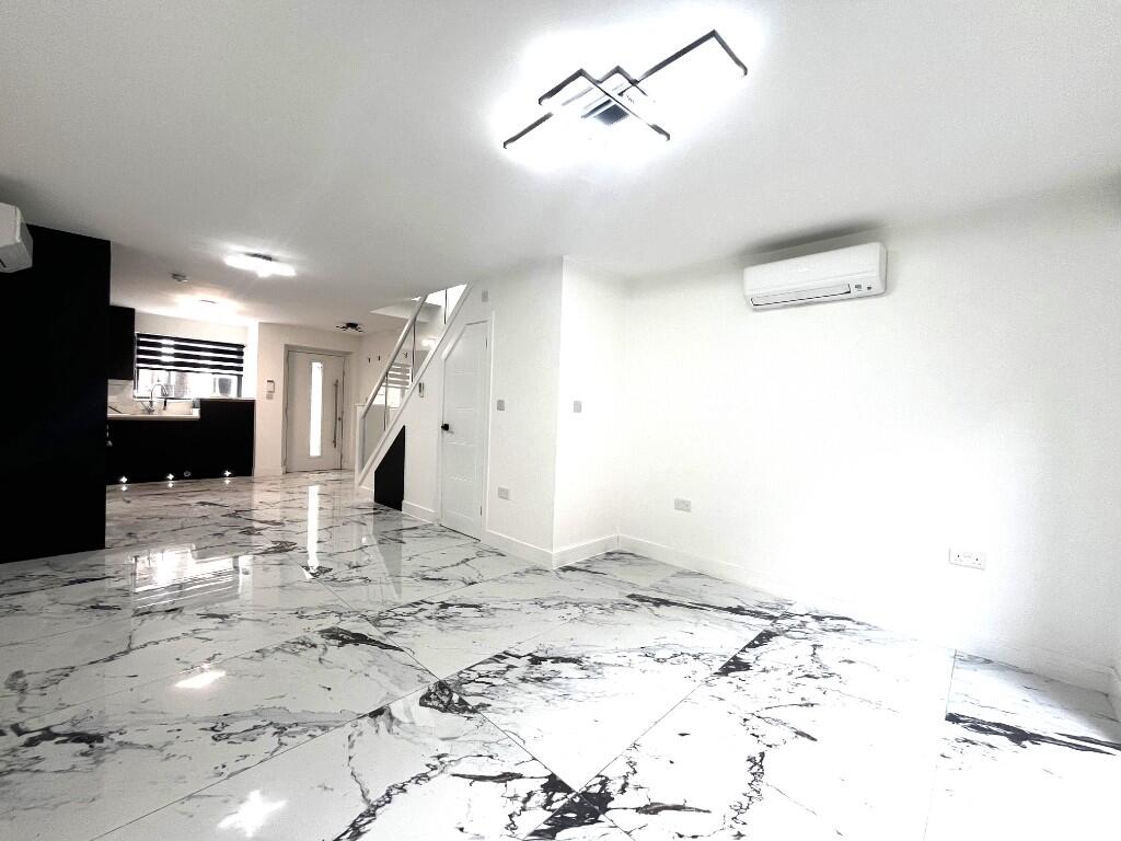 2 bedroom house for rent