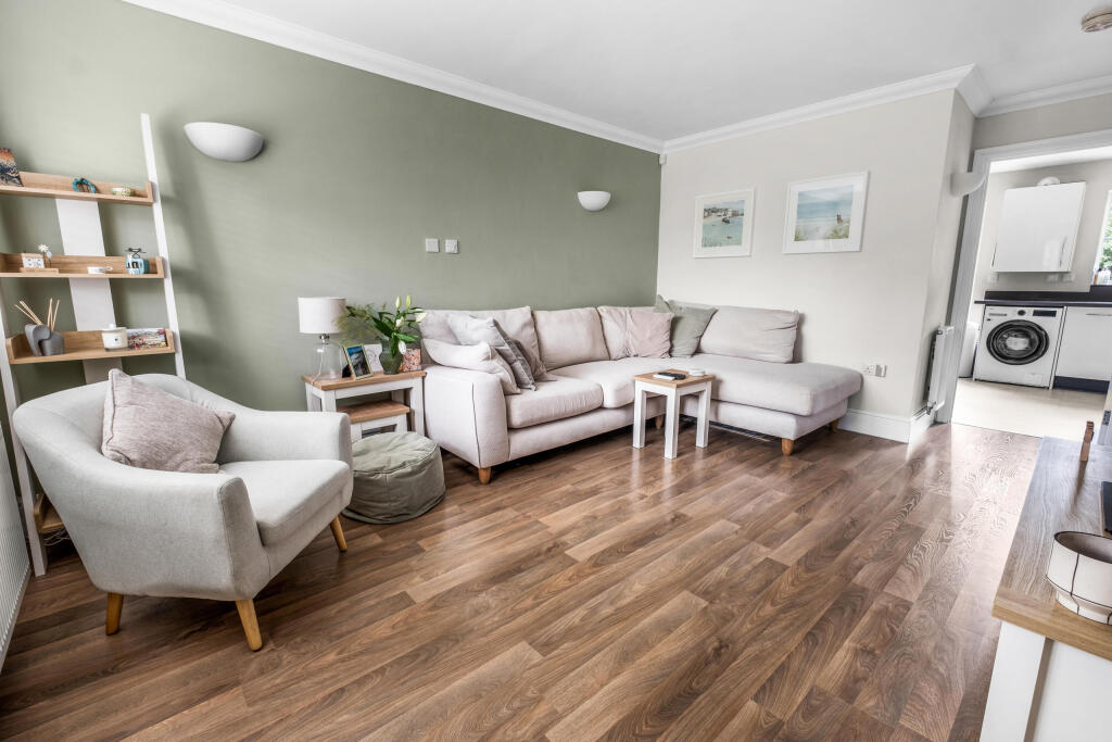 Meadow View Close, Bromsgrove B60 3AS photo 2