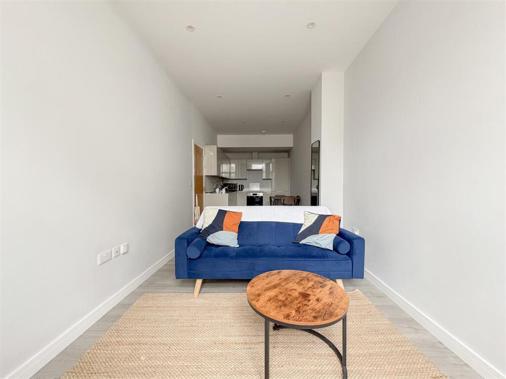 Apartment in Tonbridge - More