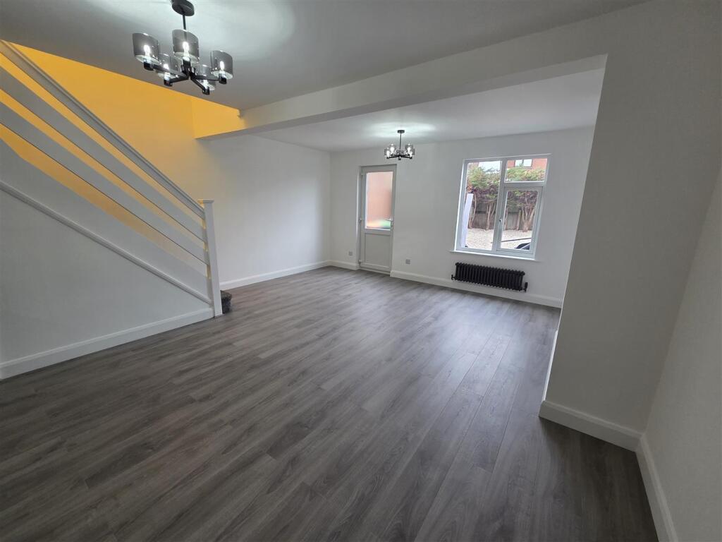 Bramley Court, Sutton-In-Ashfield photo 3