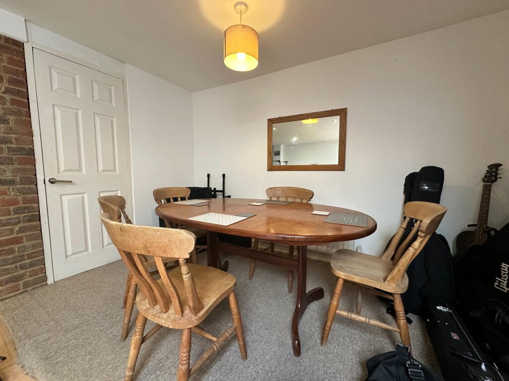 Apartment in Reading - View 4