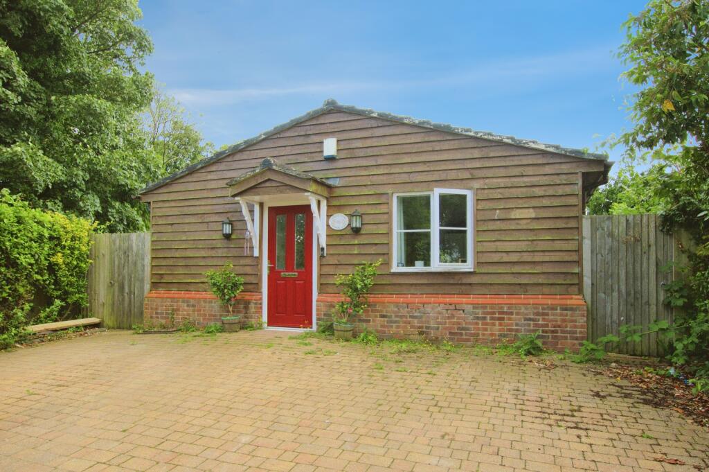 Main image of property: Kensworth, Flamstead, LU6