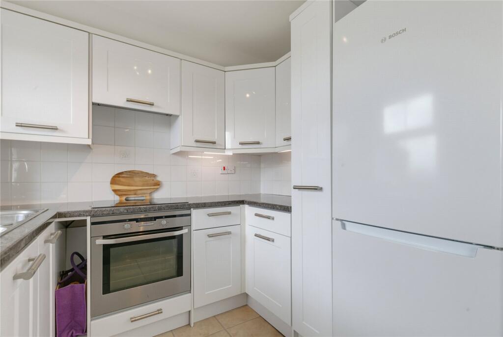Apartment in London - View 5