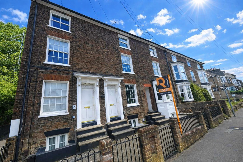 Main image of property: 5 Icknield Street, Dunstable