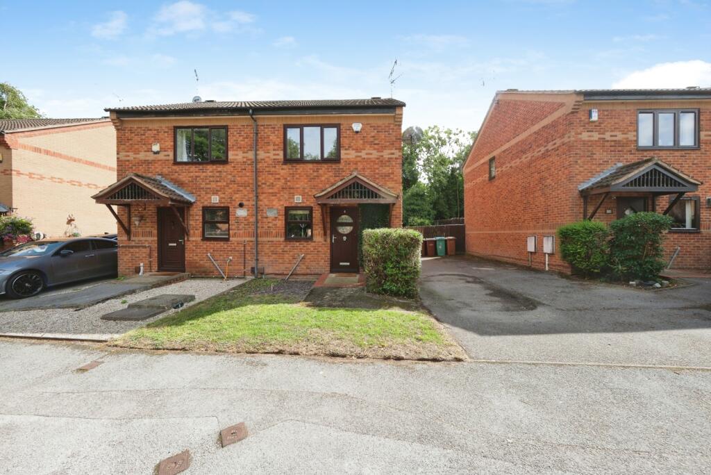 Main image of property: Newcastle Farm Drive, Nottinghamshire, NG8