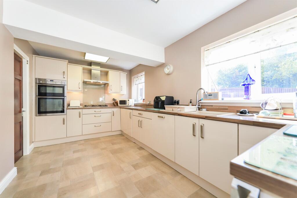 House in Wolverhampton, West Midlands - View 5