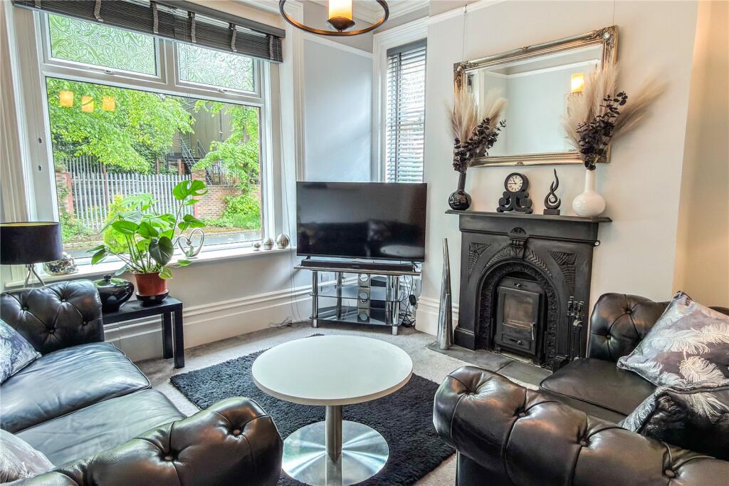 House in Oldham, Greater Manchester - View 3