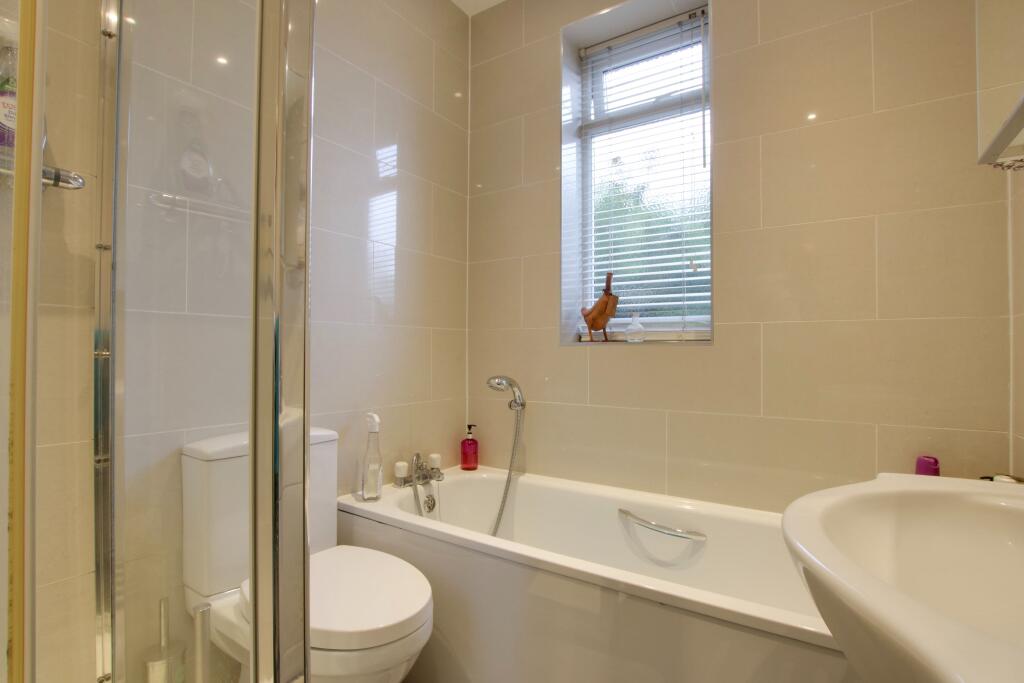 House in Fareham, Portchester - More