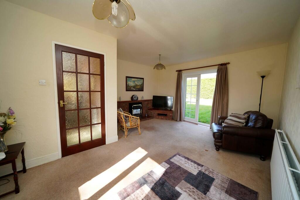21, Woodfields, Christleton photo 3
