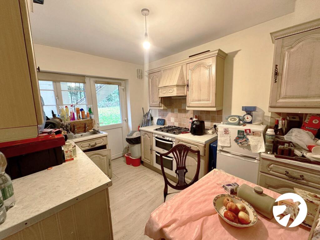 Amblecote Road, London, SE12 photo 3