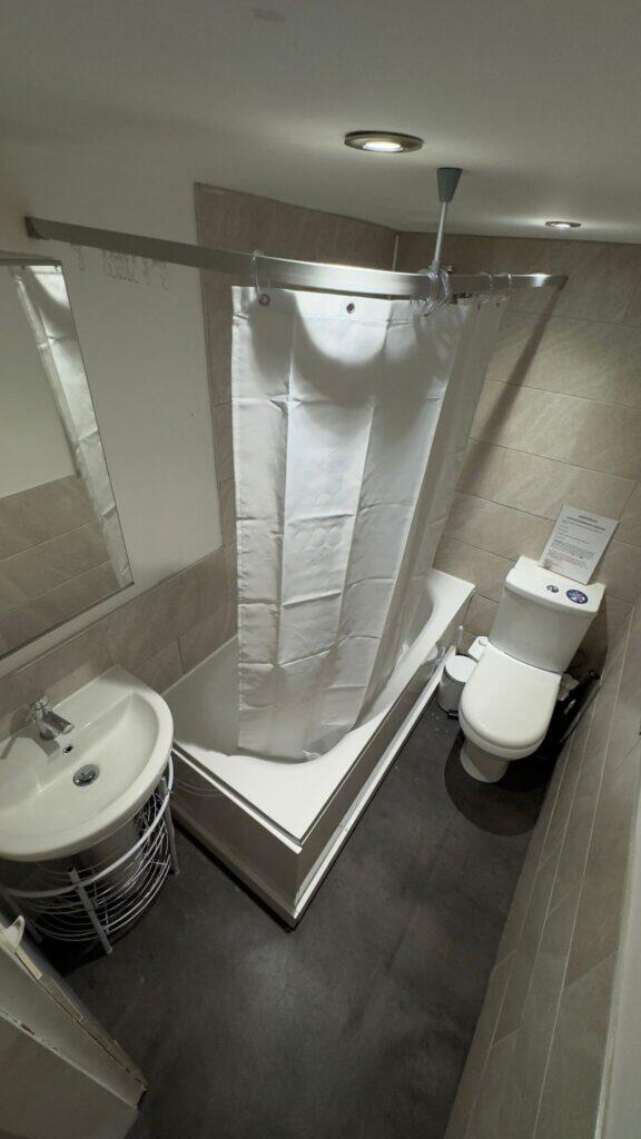 6 bedroom terraced house for rent