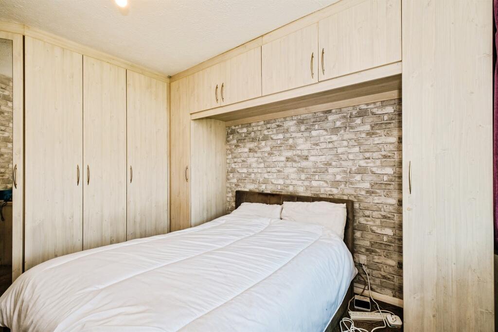 Apartment in Worthing, West Sussex - View 5