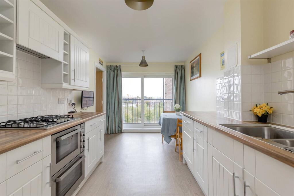 Apartment in Edinburgh - View 5