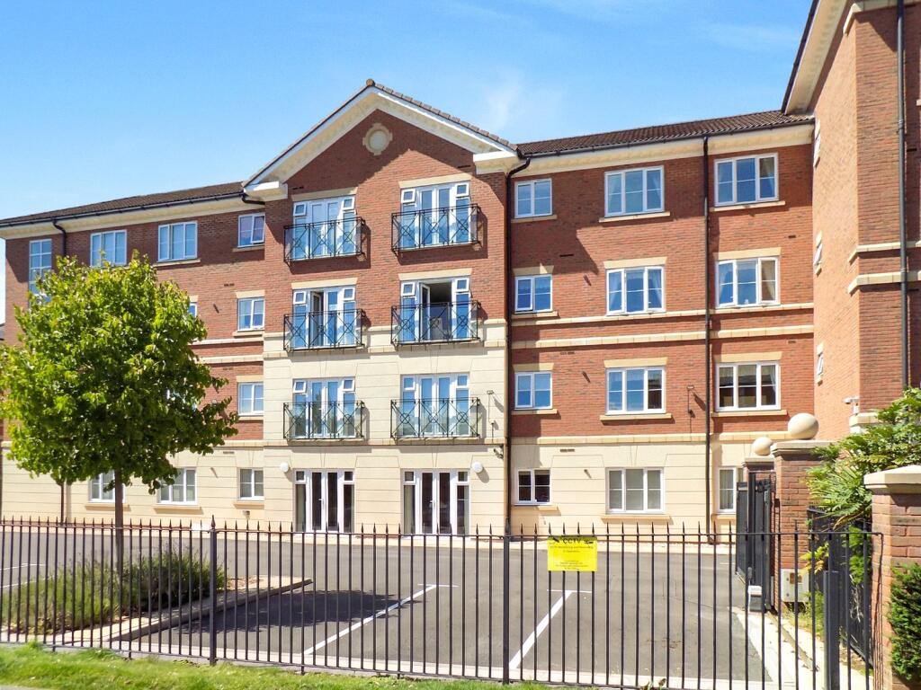 Apartment in Swindon, Redhouse, St. Andrews - View 2