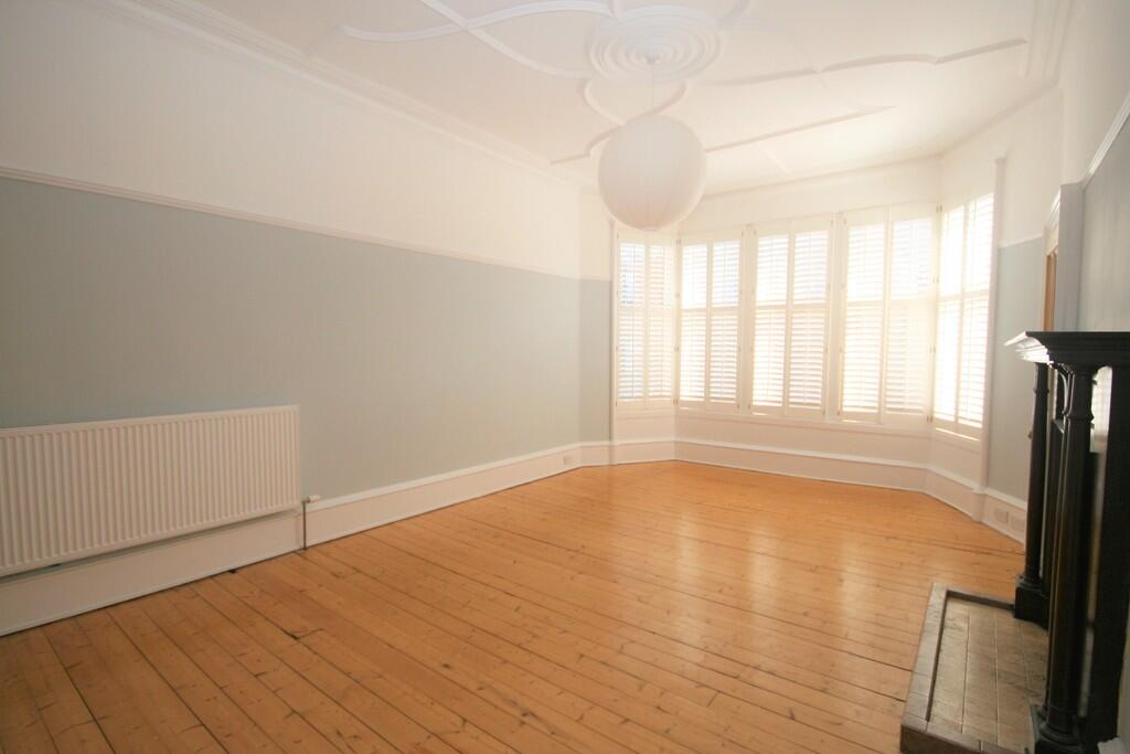 Apartment in Glasgow - View 2
