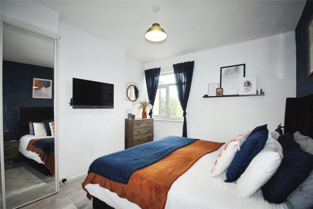 Apartment in Portsmouth, Kingston, Baffins - View 4