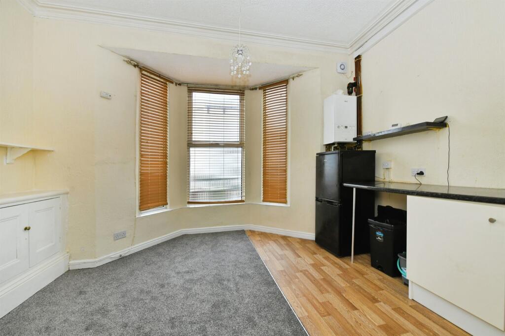 Apartment in Plymouth - View 3