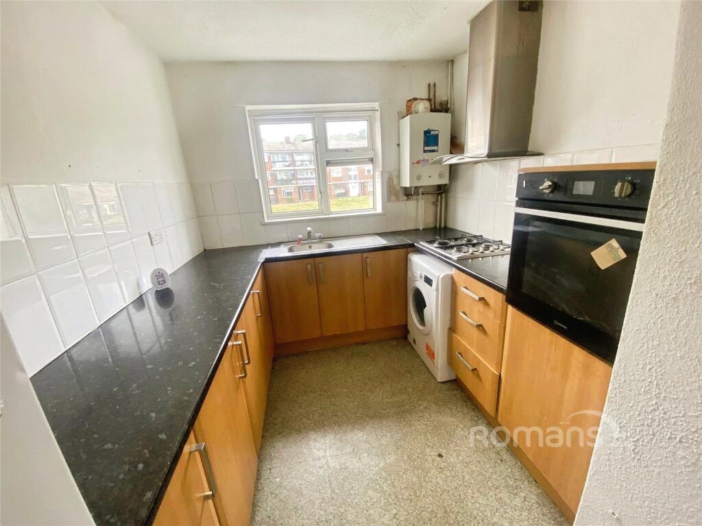 Apartment in Surrey Heath, Surrey - View 5