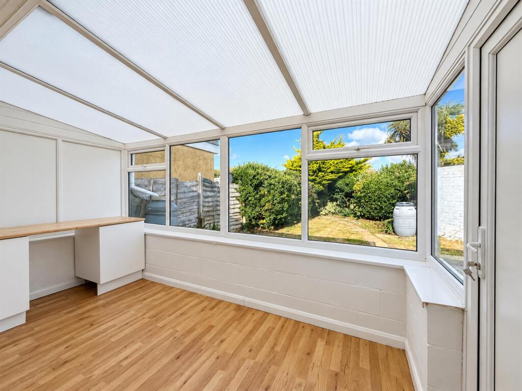House in Wealden, Beachlands, Pevensey - More