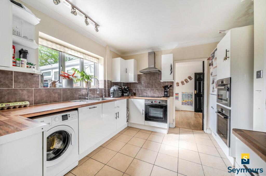 House in Guildford, Surrey - View 5