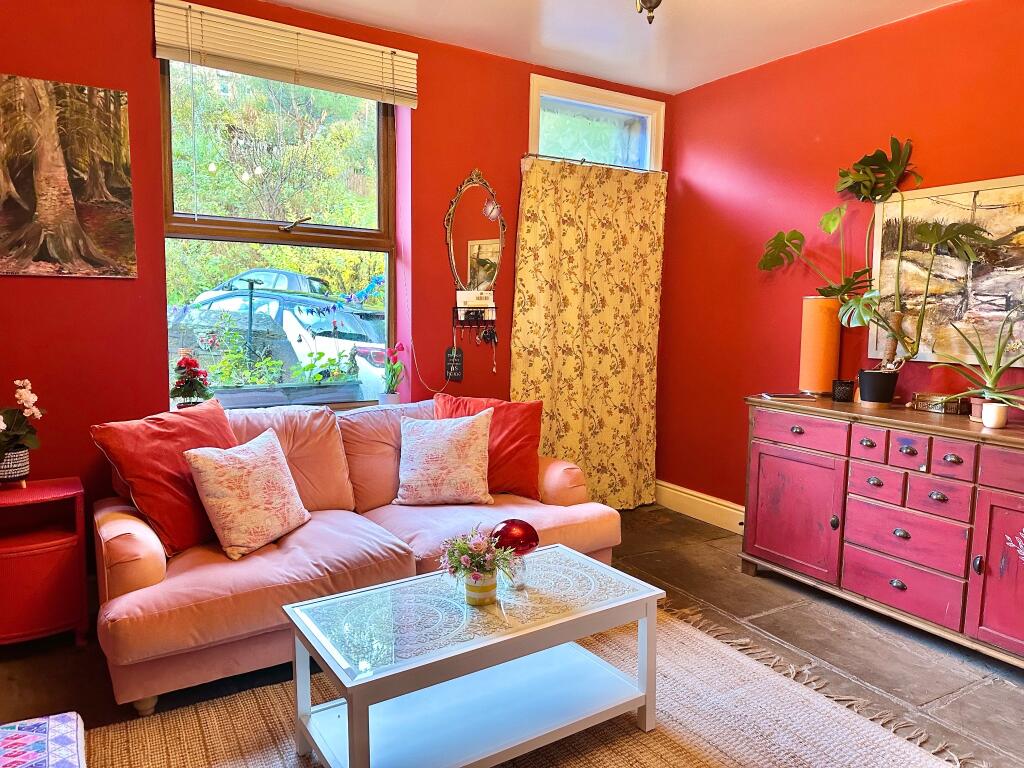 Windsor Place, Hebden Bridge, HX7 8LB photo 4