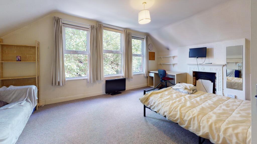 House in Nottingham - View 3
