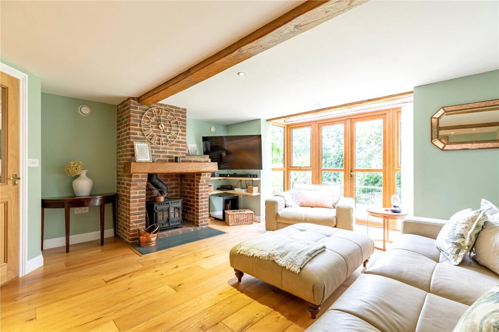 4-bed detached on Newbury Road, Lambourn, Hungerford, Berkshire, RG17, £650,000