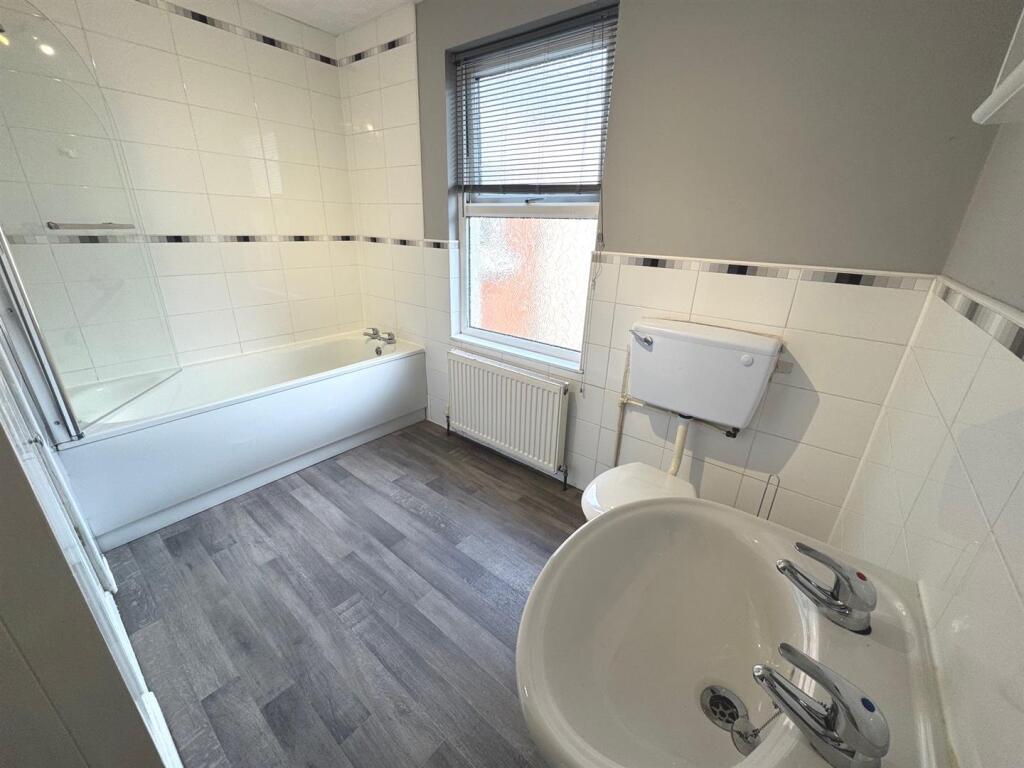 House in Stoke-on-Trent - More