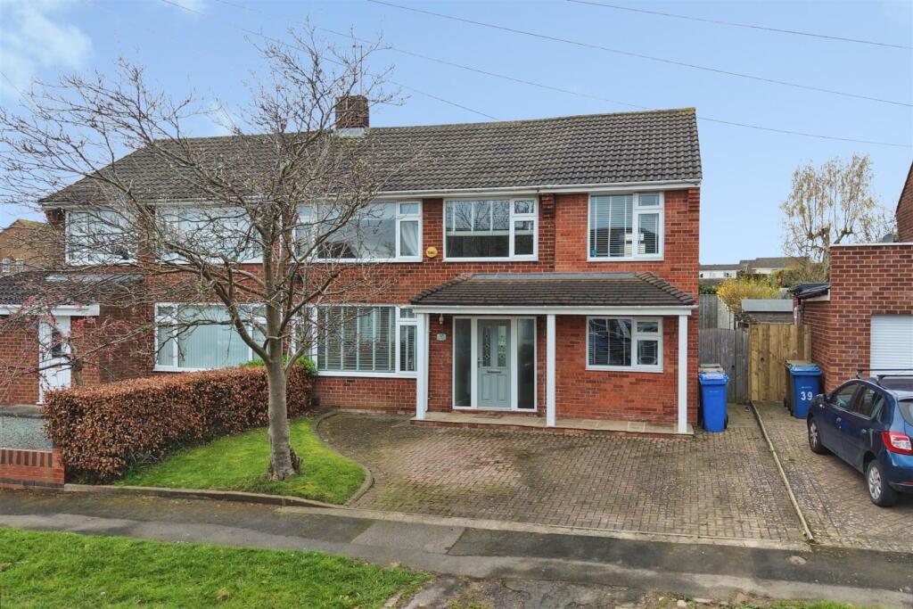 Main image of property: Kerry Pit Way, Kirk Ella, Hull