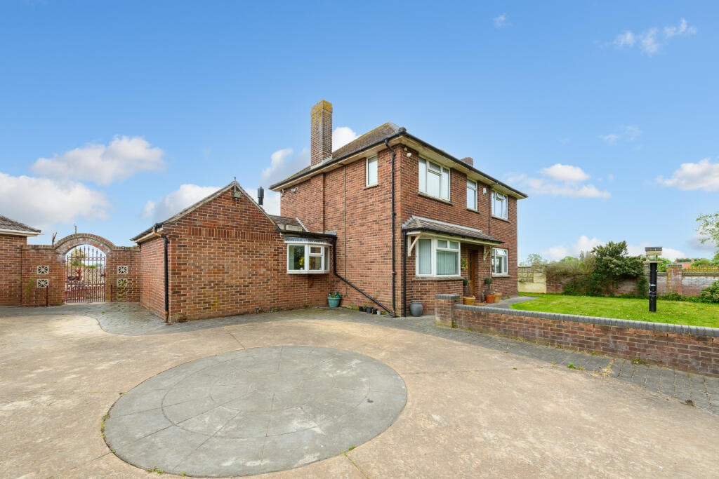 4-bed detached on East Bower, Nr Bridgwater, £595,000