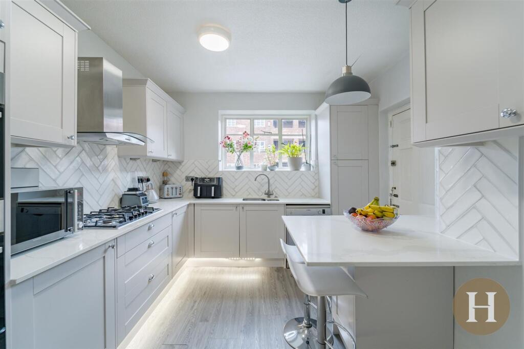 Viceroy Close, Birmingham, B5 photo 2