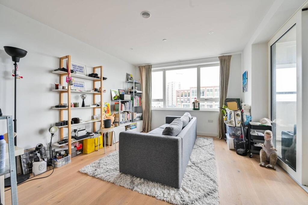 Main image of property: Walworth Road, Elephant and Castle, London, SE17