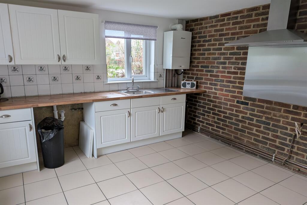 House in Canterbury - View 2