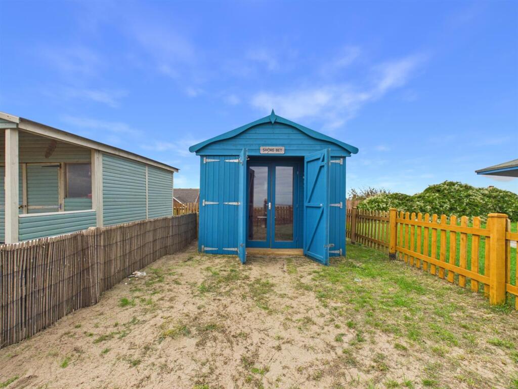 House in East Lindsey, Mablethorpe, Mablethorpe and Sutton - View 2