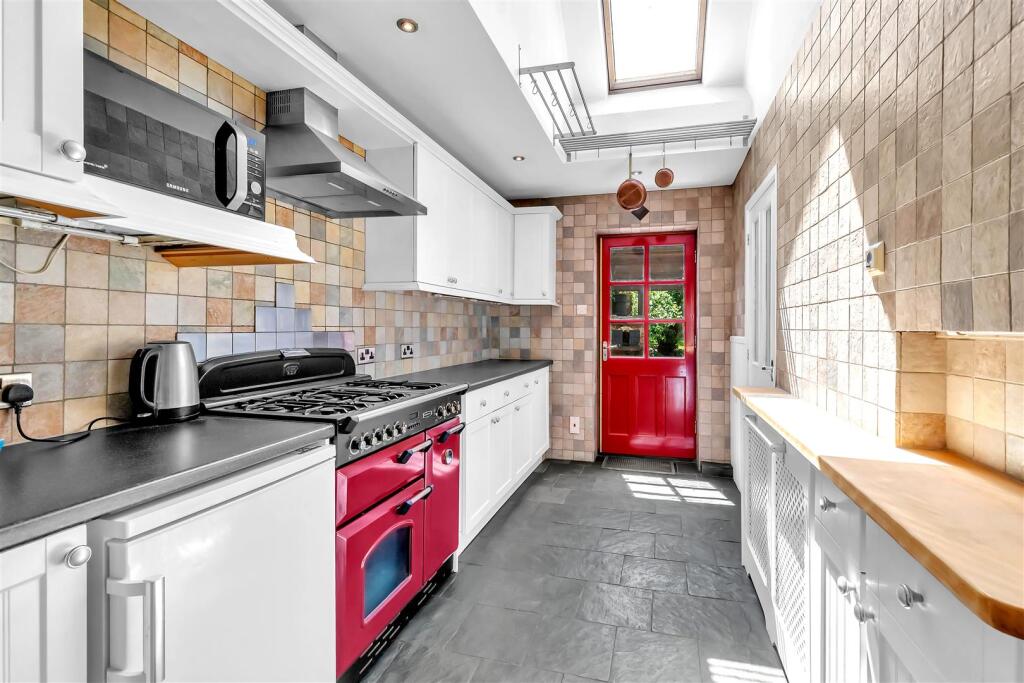 House in Crawley, Northgate - View 4