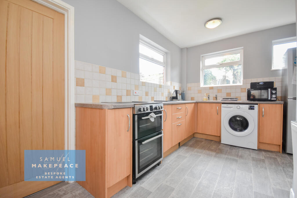 House in Newcastle-under-Lyme, Trubshaw, Kidsgrove - More