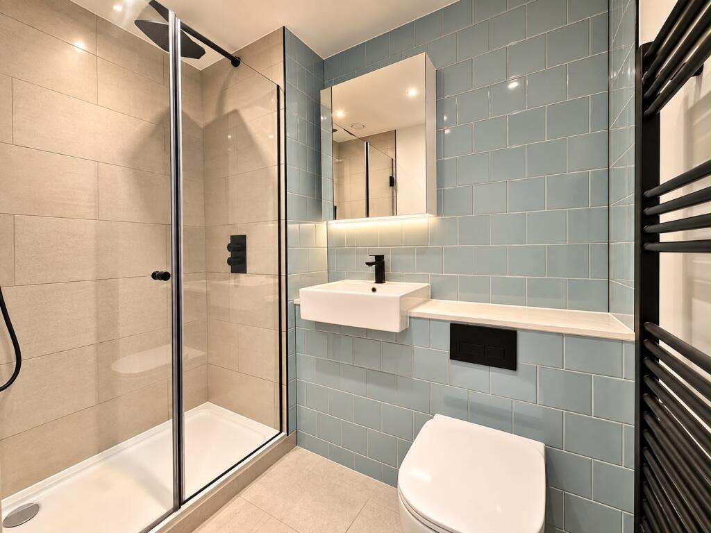 Apartment in Watford - More