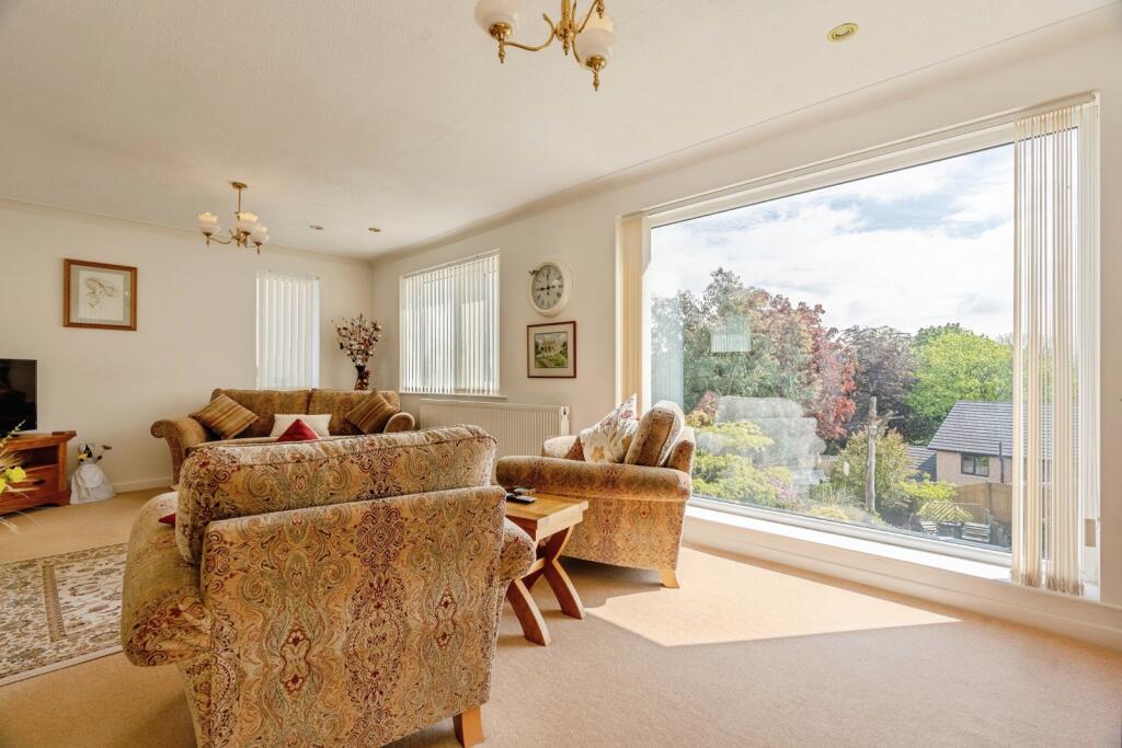 Glendale Close, Burnley, Lancashire, BB11 - View 5