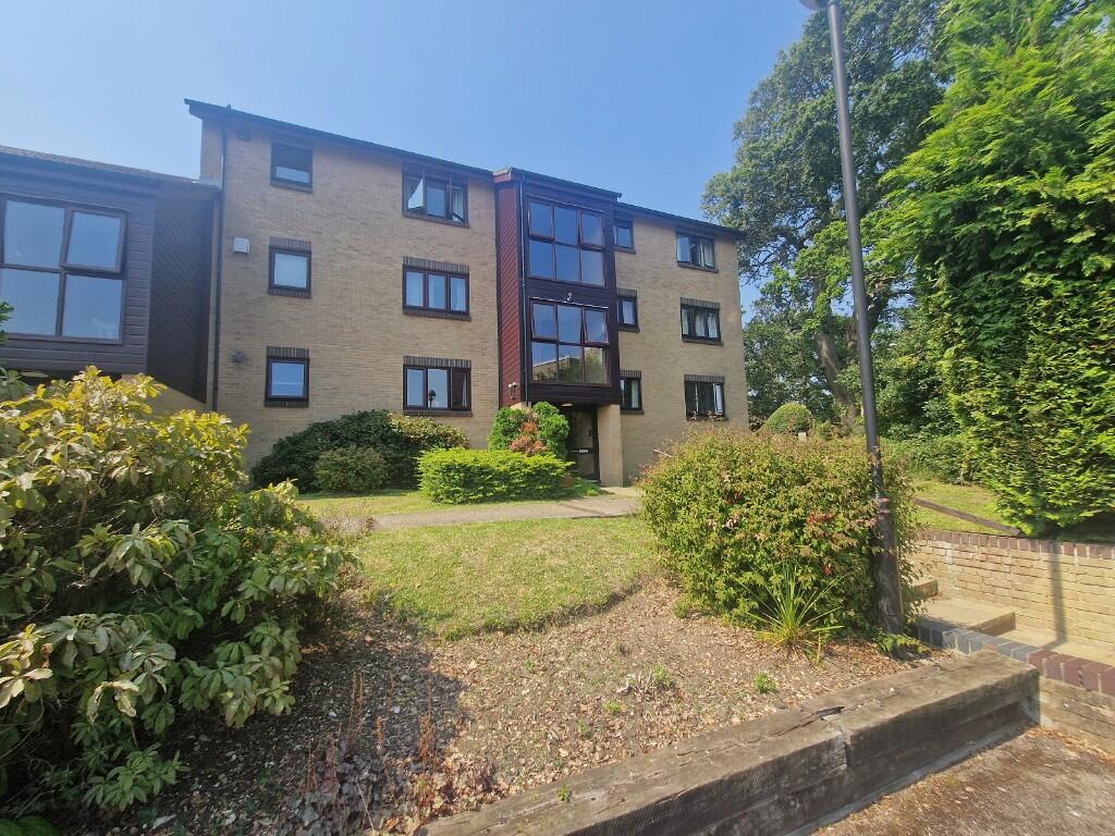Main image of property: Netley Cliff, Victoria Road, Netley Abbey