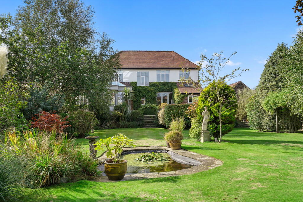 House in Sefton, Liverpool City Region - View 4