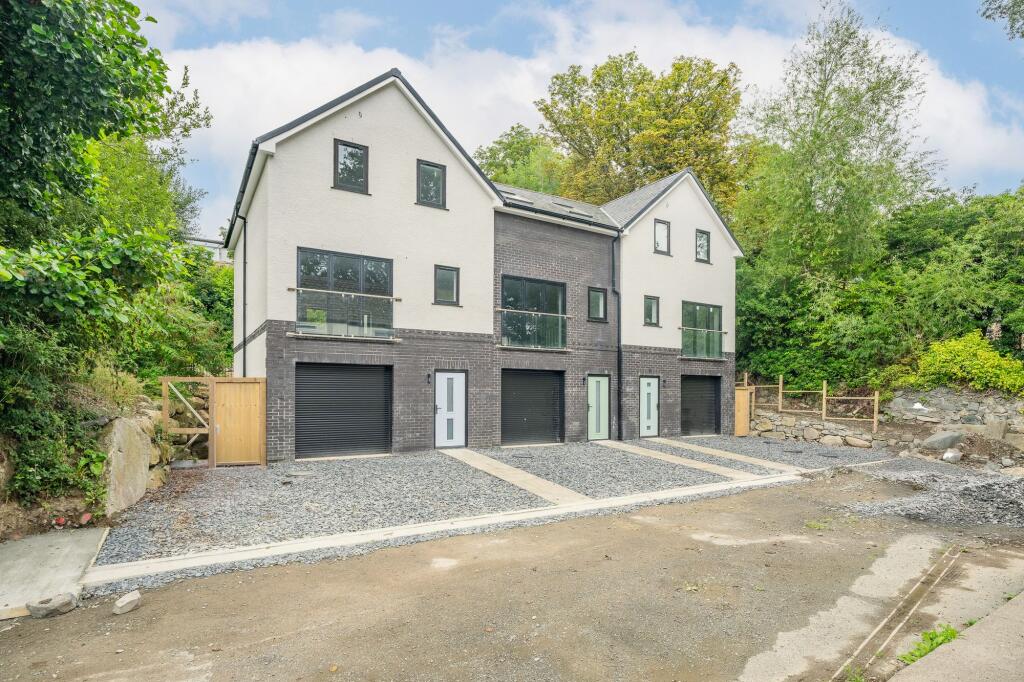 2-bed house on Merton Court, Fernbrook Road, LL34, £185,000