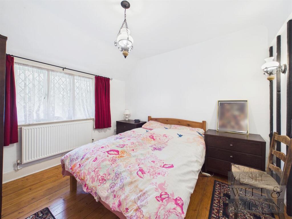 House in Tonbridge - More