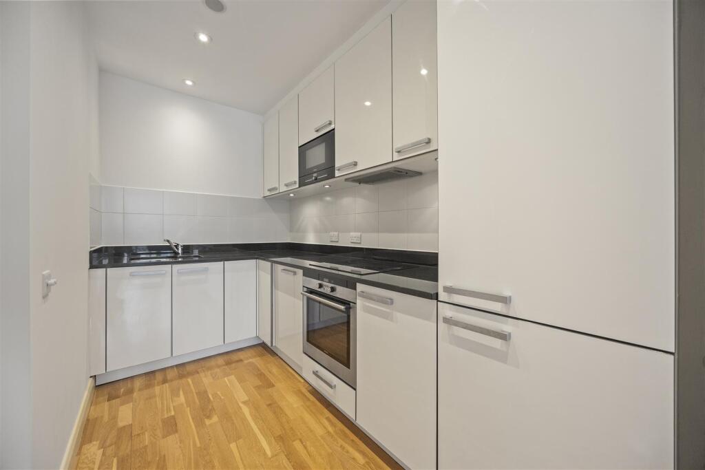 Apartment in London - View 3