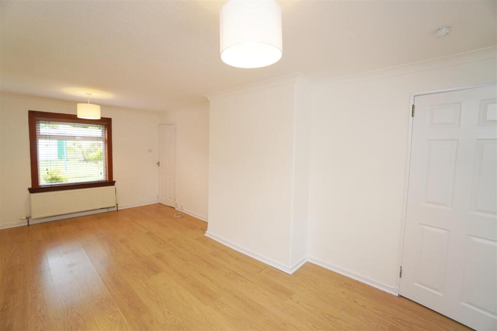 Craigton Gardens, Milngavie photo 4
