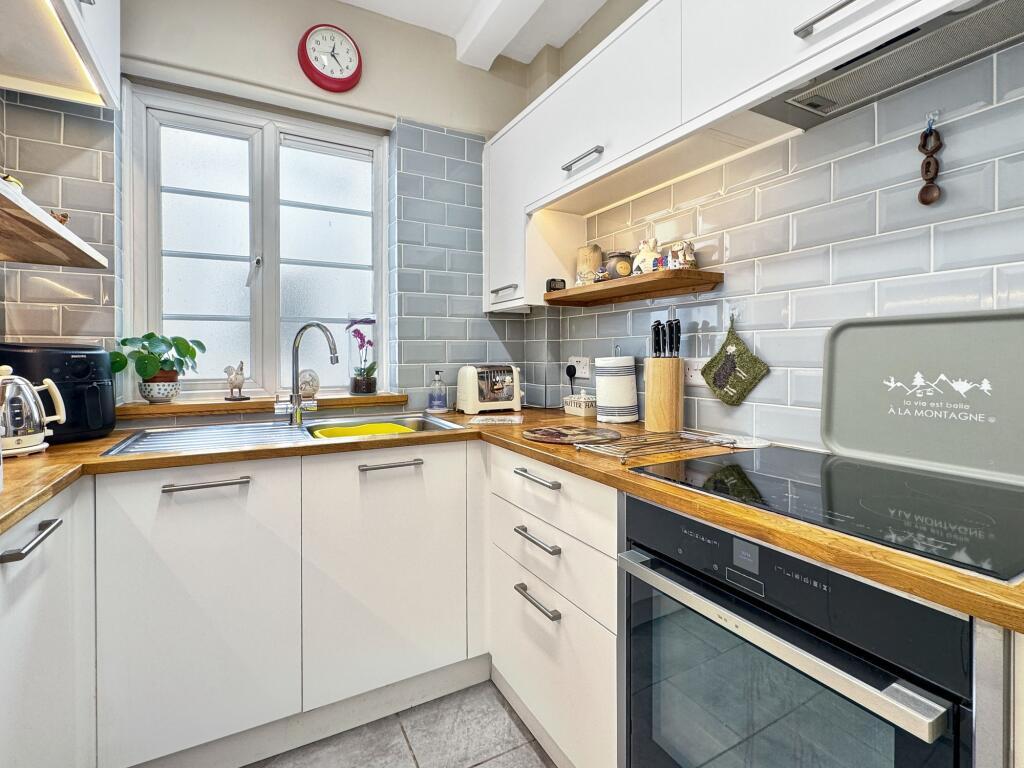 Apartment in Cowes, Isle of Wight - View 3