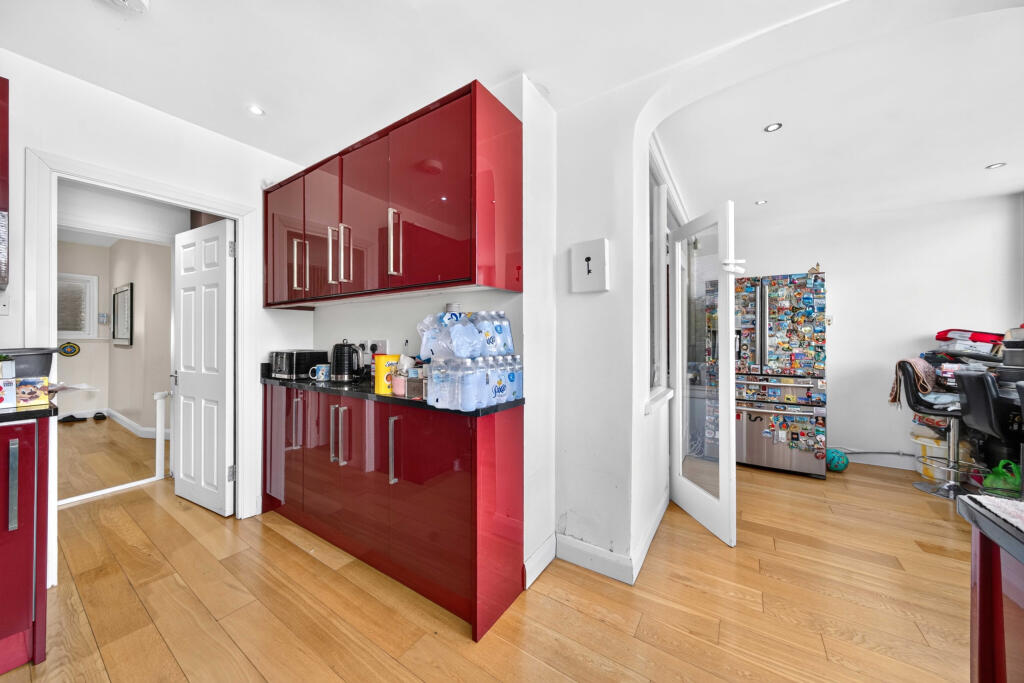 House in London - View 5