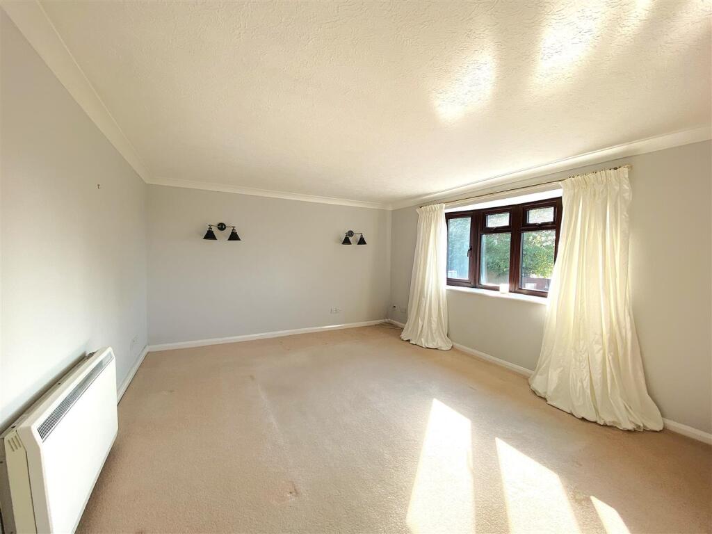 Apartment in Rother, Little Common, Bexhill-on-Sea - More