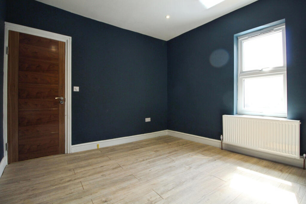 2 bedroom end of terrace house for rent