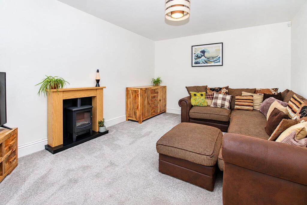House in Wakefield, Epitome, Outwood - View 5