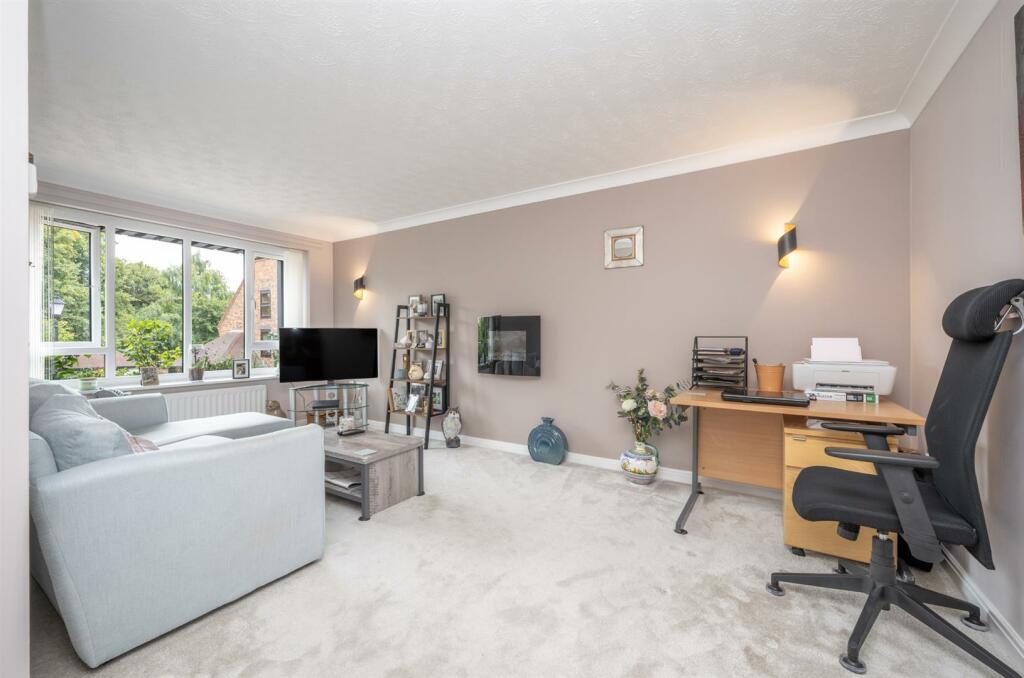 Chestnut Walk, Henley-In-Arden